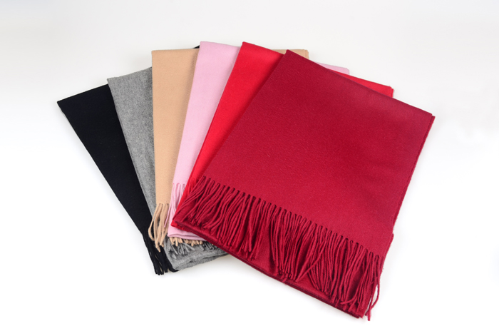 外貿(mào)羊毛圍巾批發(fā)