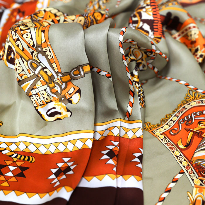 金裝車架絲巾細(xì)節(jié)圖